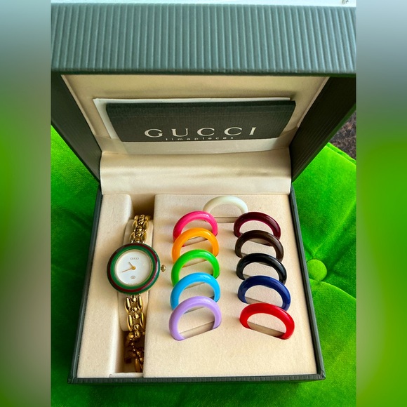 Beautiful DRESSY GUCCI watch w/ change bezels 💚❤️🖤💙🤍💛🧡 - Picture 5 of 12